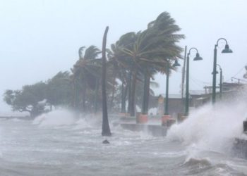 Huracán Ágatha toca tierra en Oaxaca